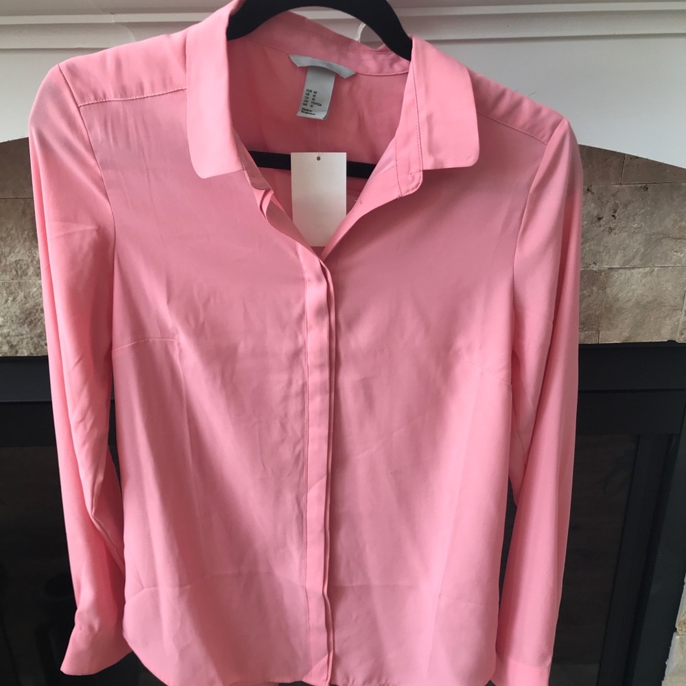 NWT H&M pink blouse 👚 CUTE